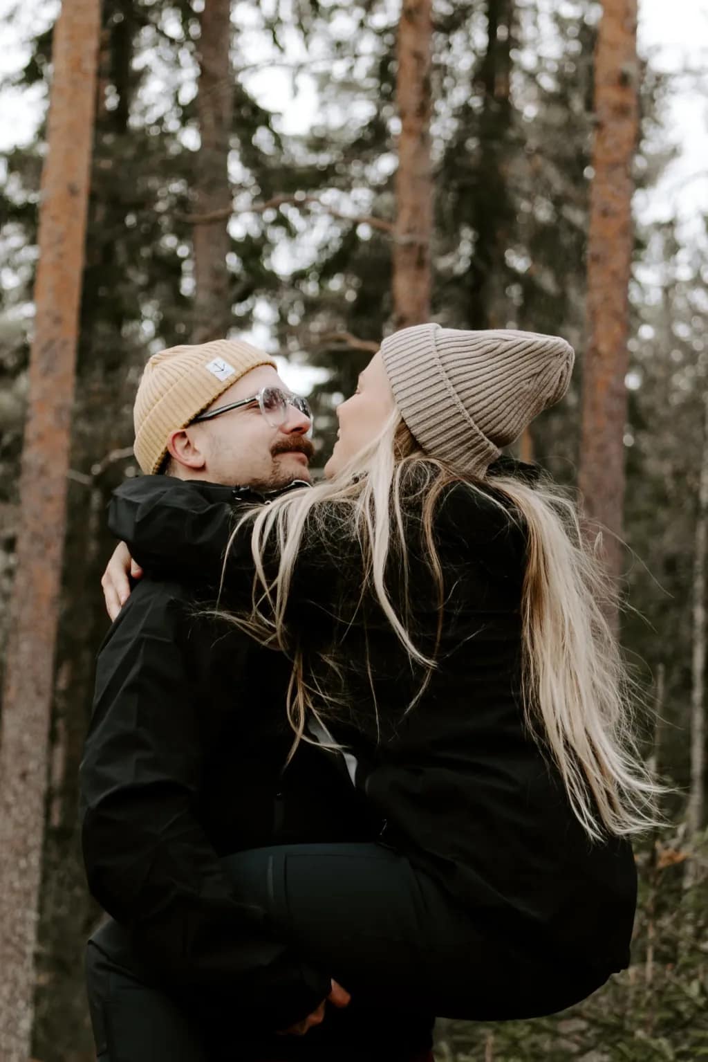Vinterpromenad och äventyr för par i Dalarna