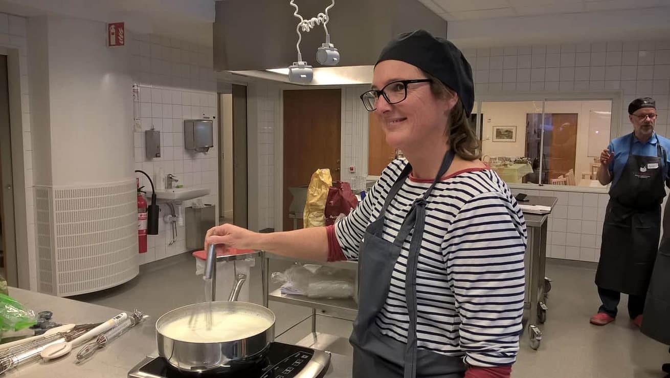 mi-making-icecream