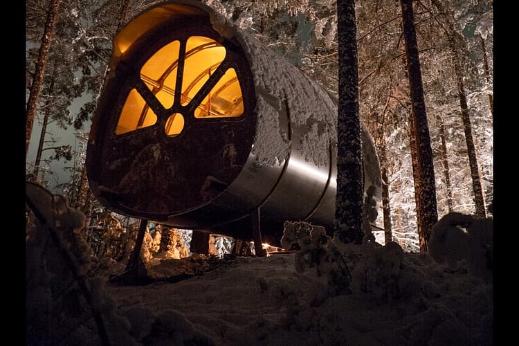 Oddis Öga snow and dark