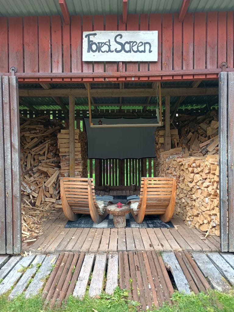 forest screen by day web