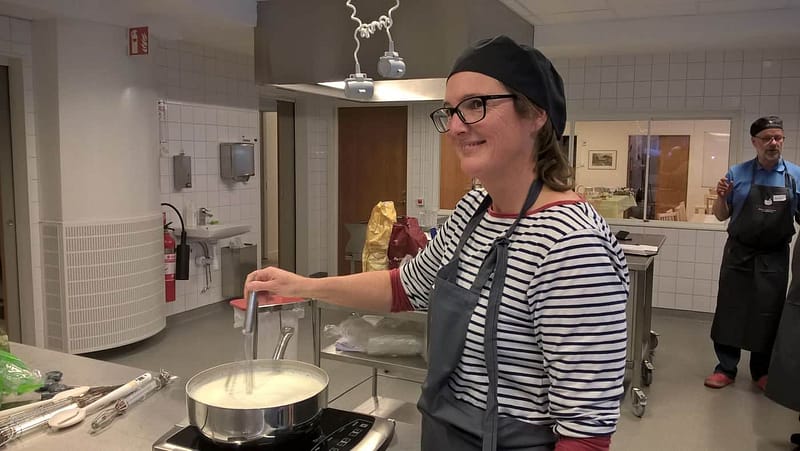mi-making-icecream