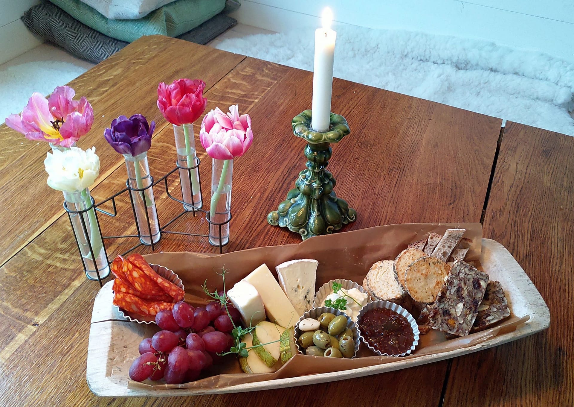 Tillval: A tray of delicious tapas