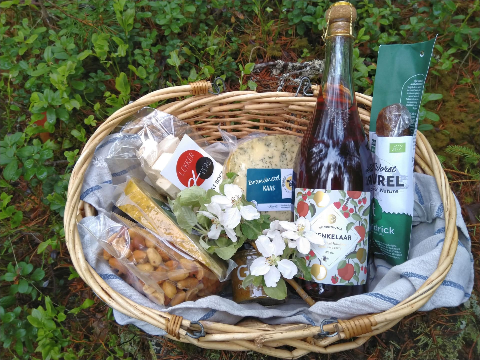 Tillval: En korg med godbitar från Betuwe i Holland