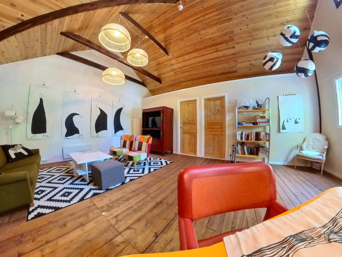 Hölada, mysig och intim semesterbostad för 6!